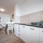 Apartmani Ema